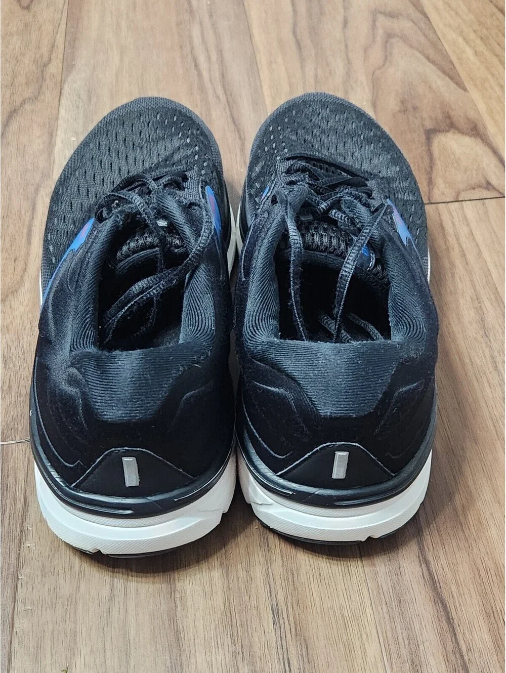 Brooks Mens Dyad 11 Shoes sz. 9.5